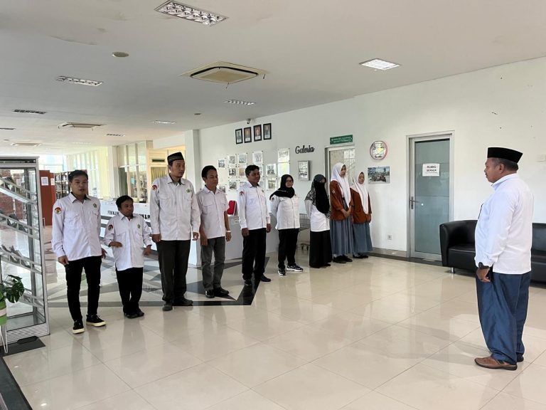 UPT Perpustakaan UINSI Samarinda Laksanakan Apel Rutin Senin Pagi